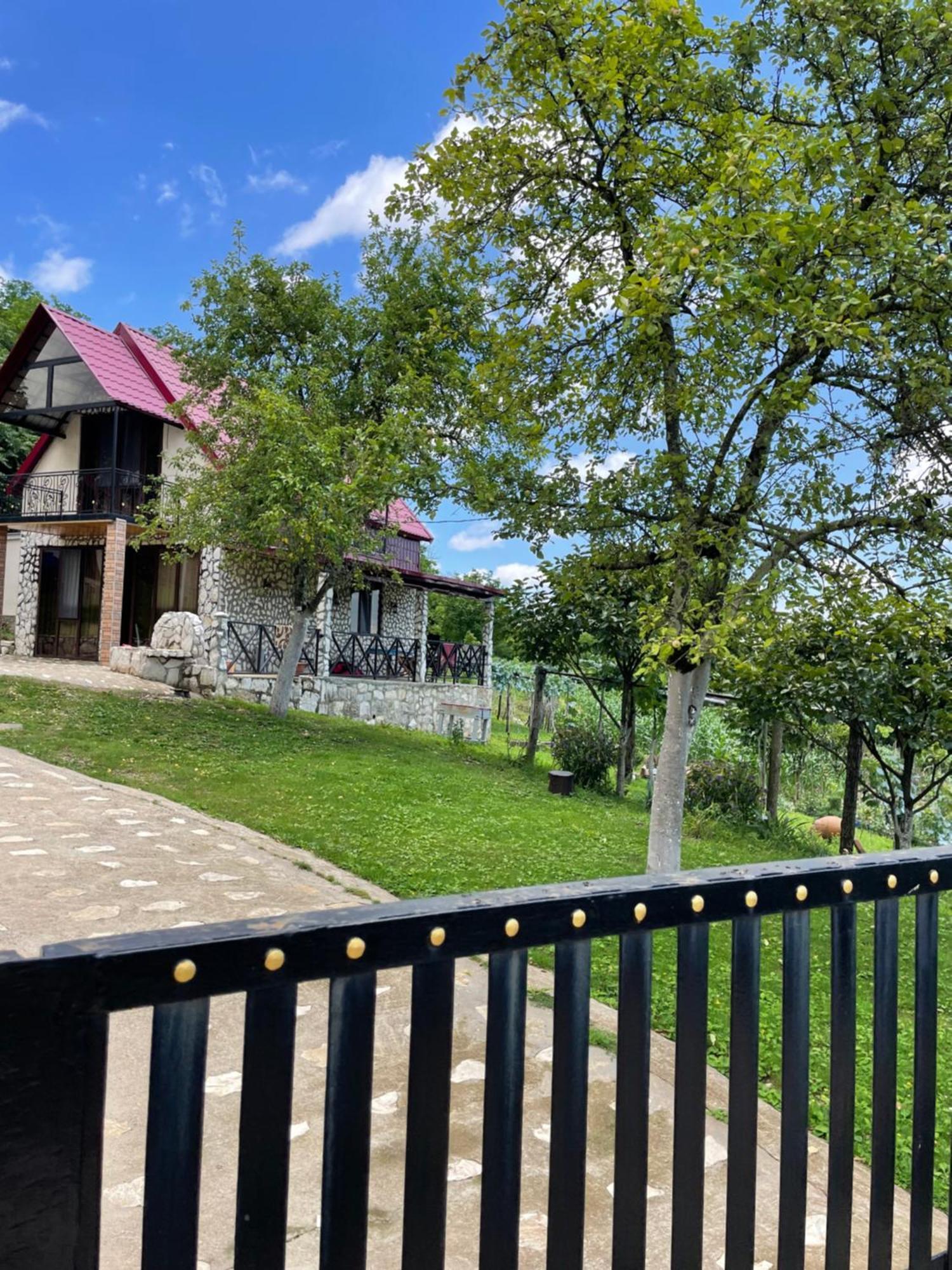 Kirta Hotel Gordi Exterior photo